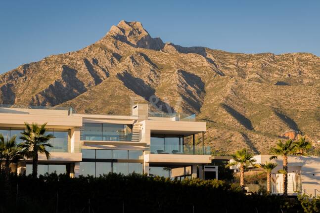 Top Villa Contemporaine de Luxe avec vue imprenable à Lomas del Virrey