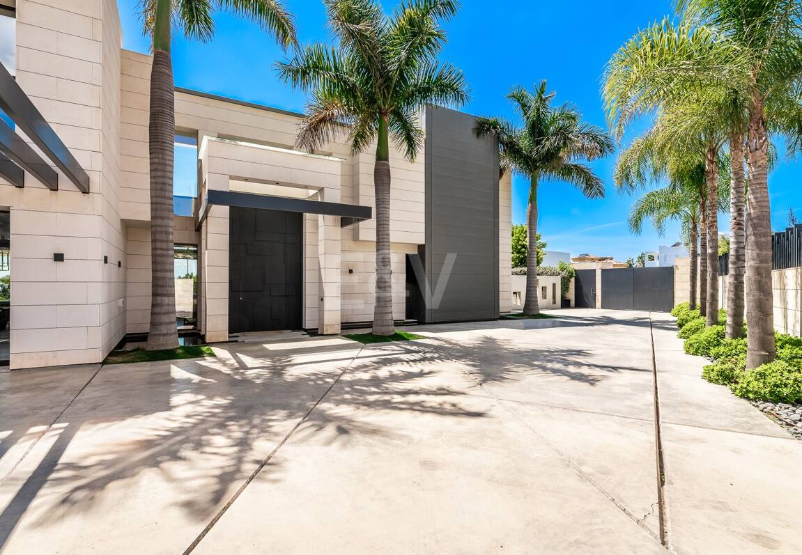Top Villa Contemporaine de Luxe avec vue imprenable à Lomas del Virrey