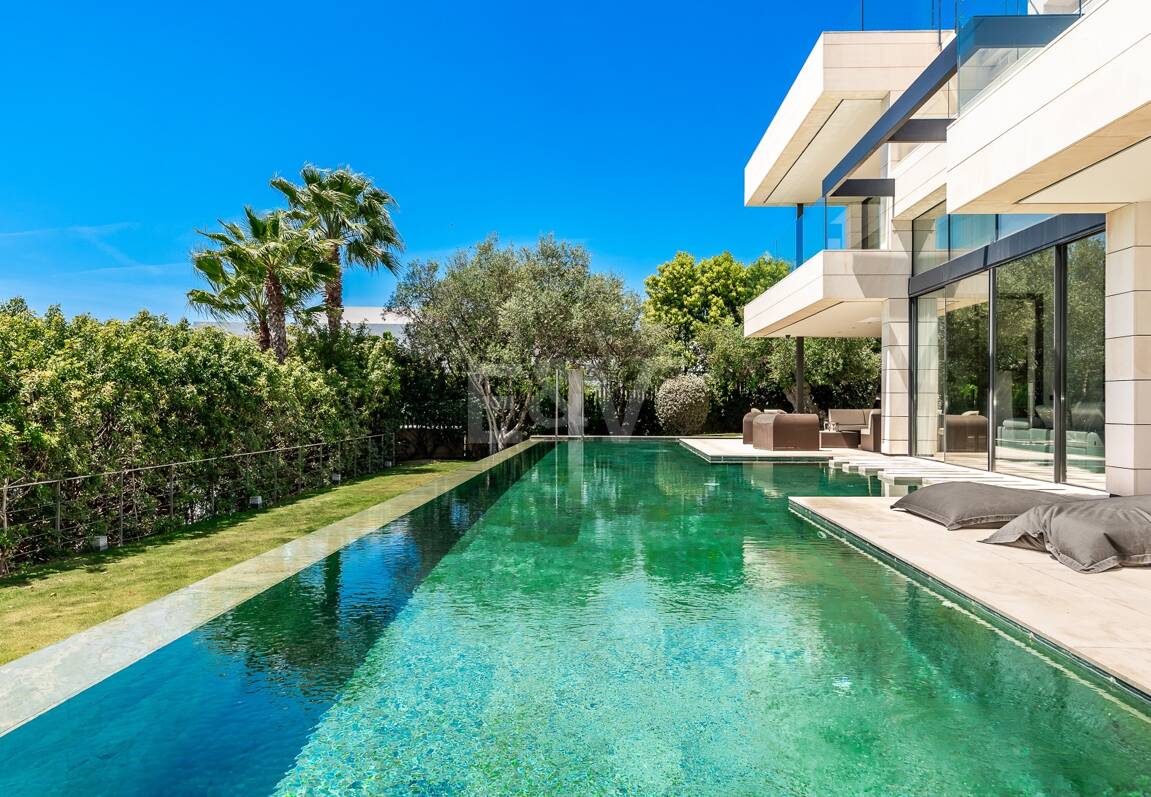 Top Villa Contemporaine de Luxe avec vue imprenable à Lomas del Virrey