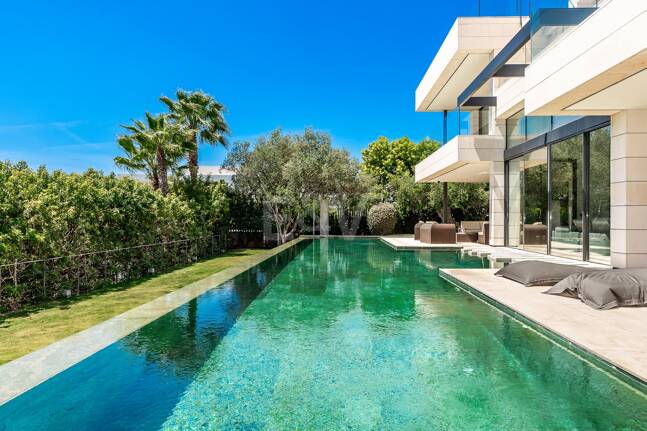 Top Villa Contemporaine de Luxe avec vue imprenable à Lomas del Virrey