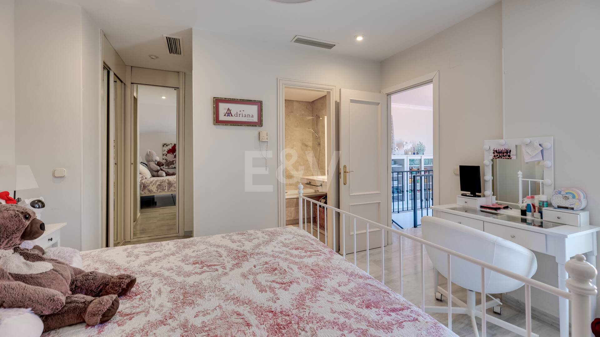 Exceptional Duplex Penthouse in Hacienda de Nagüeles with Sea Views on the Golden Mile