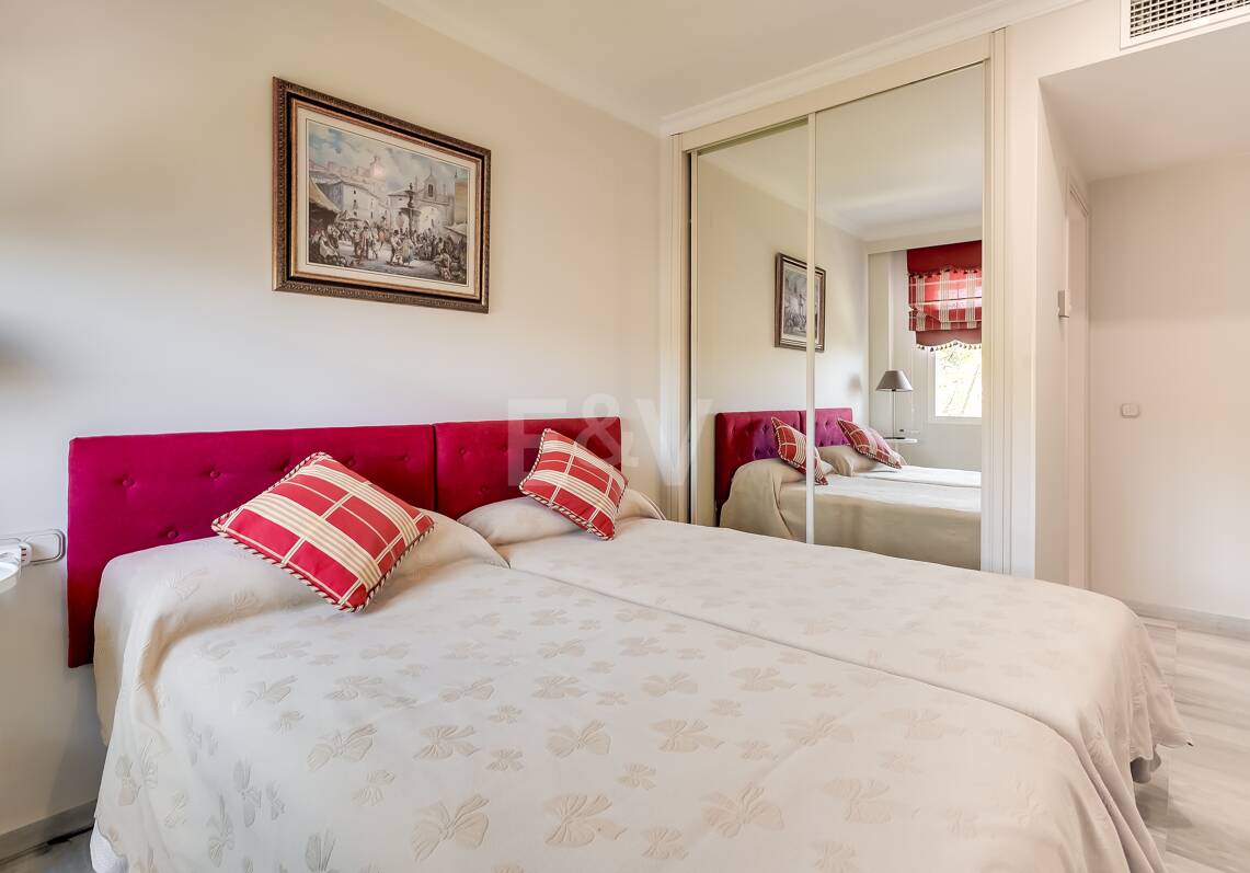 Außergewöhnliches Duplex-Penthouse mit spektakulärem Meerblick an der Goldenen Meile