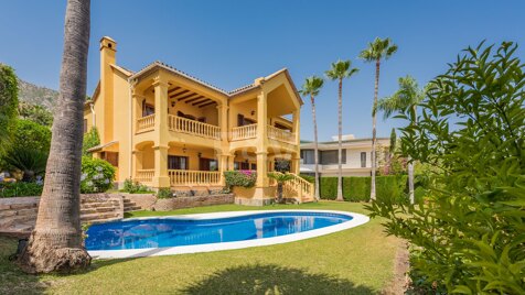 Oportunidad única en Sierra Blanca: villa con impresionantes vistas al mar