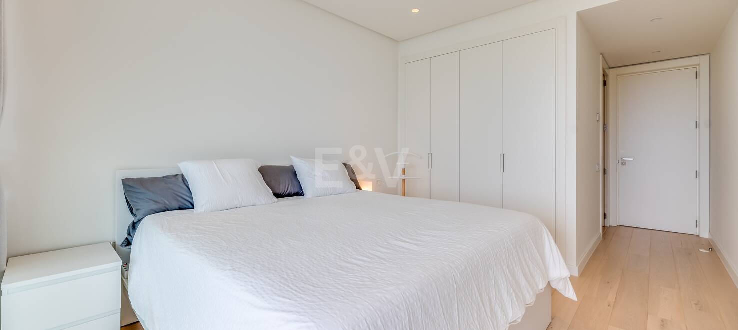 Best Priced Apartment in Palo Alto with Panoramic Sea Views
