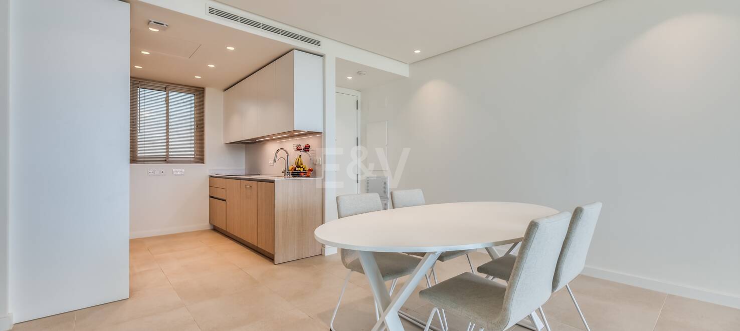 Best Priced Apartment in Palo Alto with Panoramic Sea Views