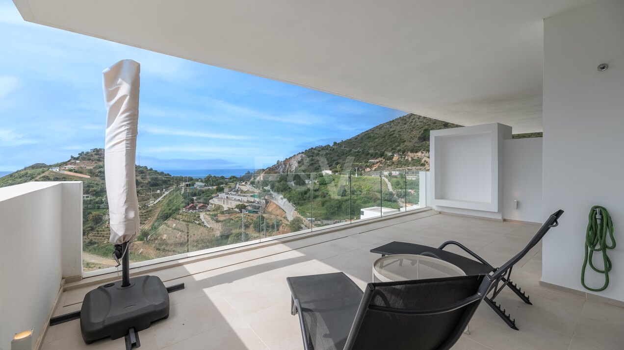 Apartamento a estrenar en Palo Alto con vistas panorámicas al mar cerca de Marbella