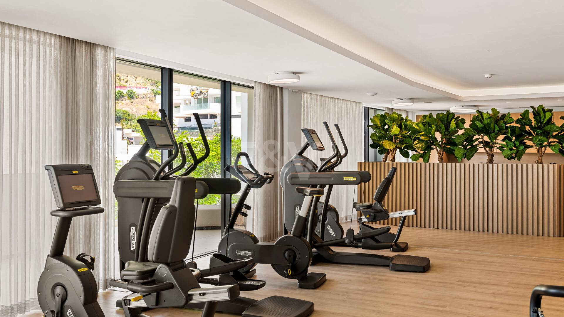 Best Priced Apartment in Palo Alto with Panoramic Sea Views