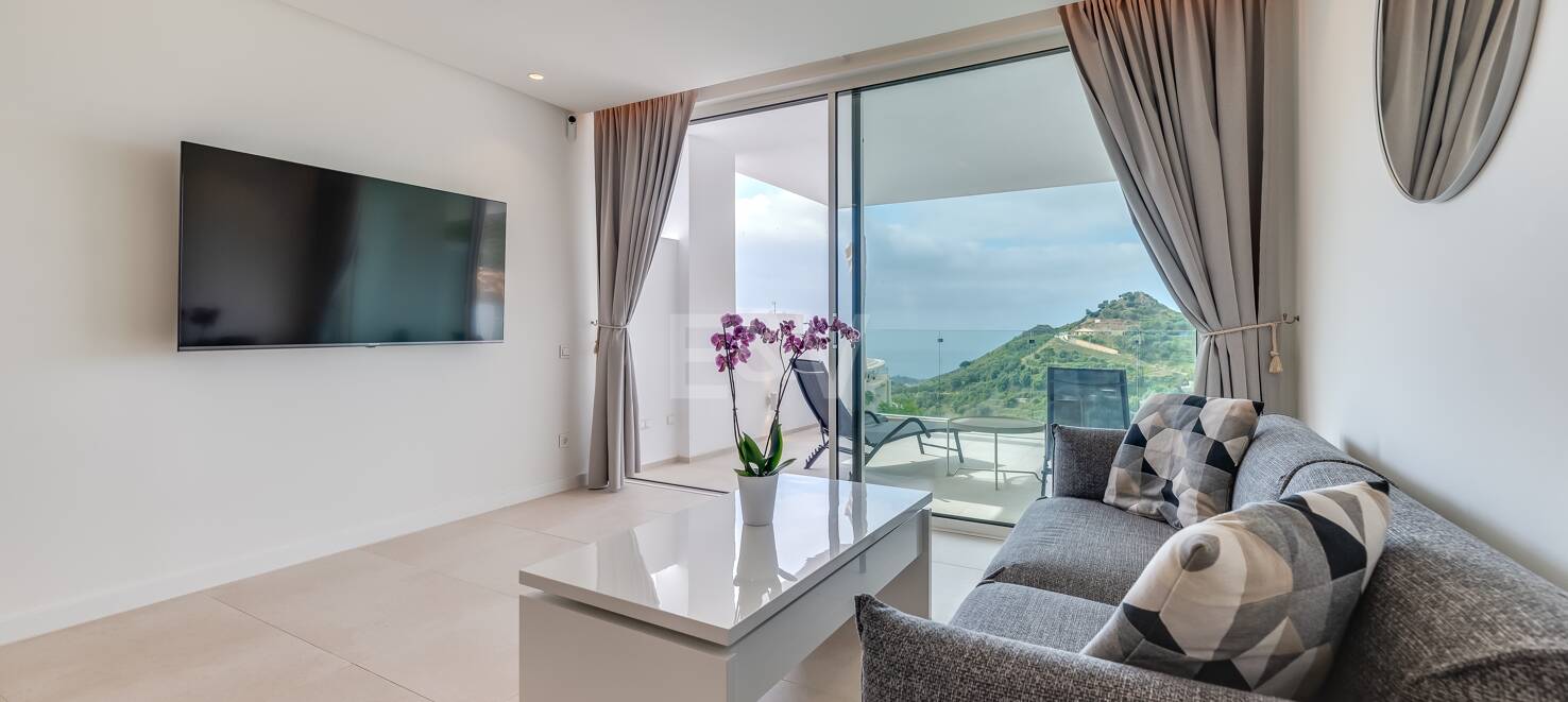 Best Priced Apartment in Palo Alto with Panoramic Sea Views