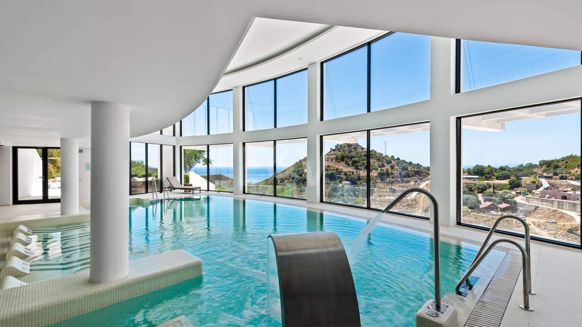 Best Priced Apartment in Palo Alto with Panoramic Sea Views