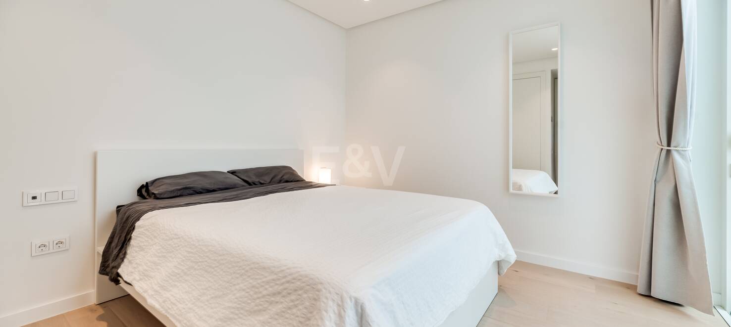 Best Priced Apartment in Palo Alto with Panoramic Sea Views