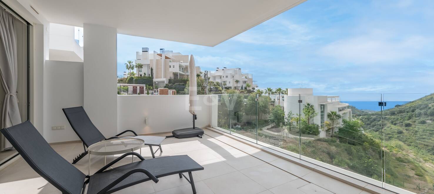 Best Priced Apartment in Palo Alto with Panoramic Sea Views