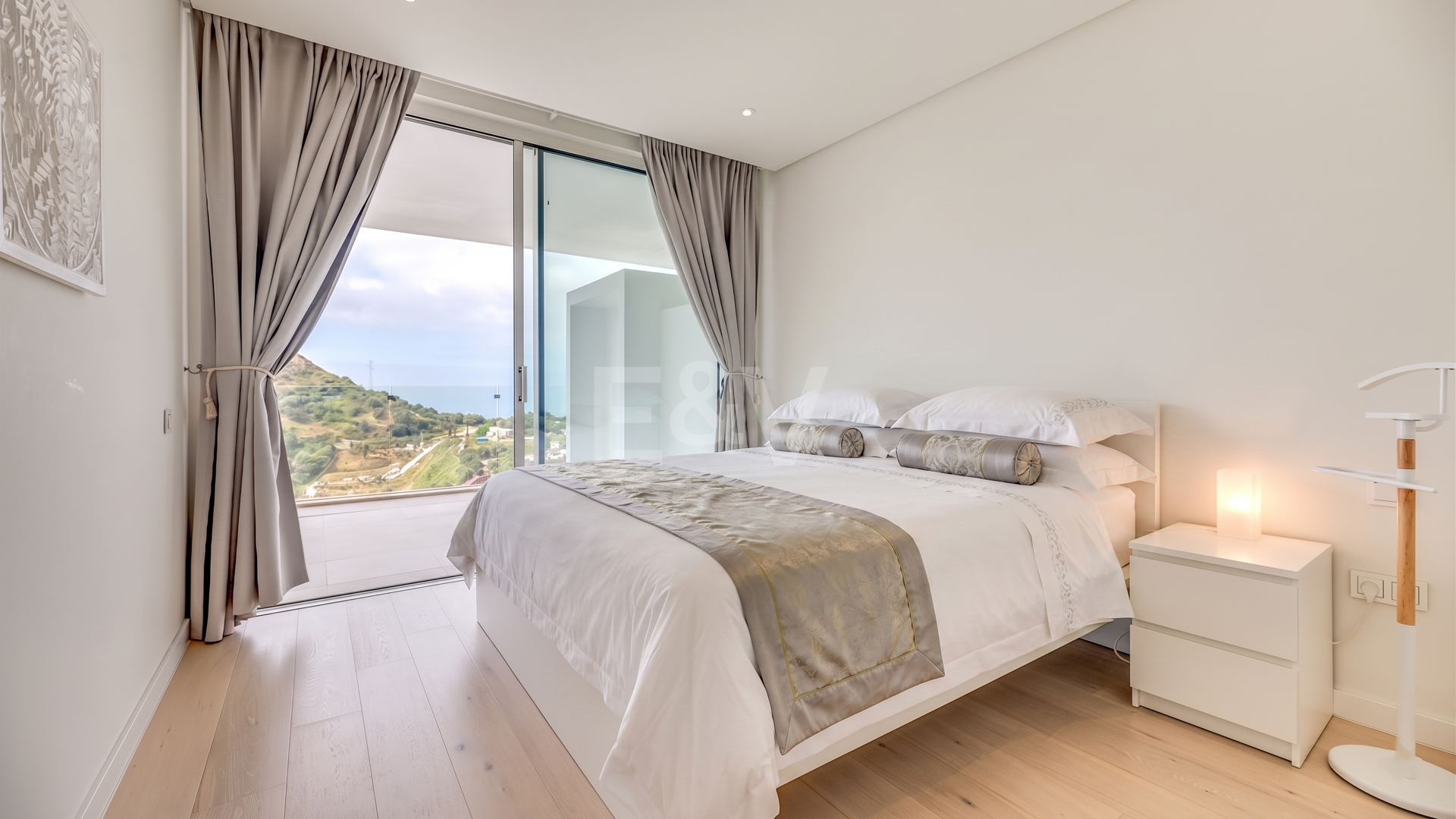 Best Priced Apartment in Palo Alto Marbella with Panoramic Sea Views