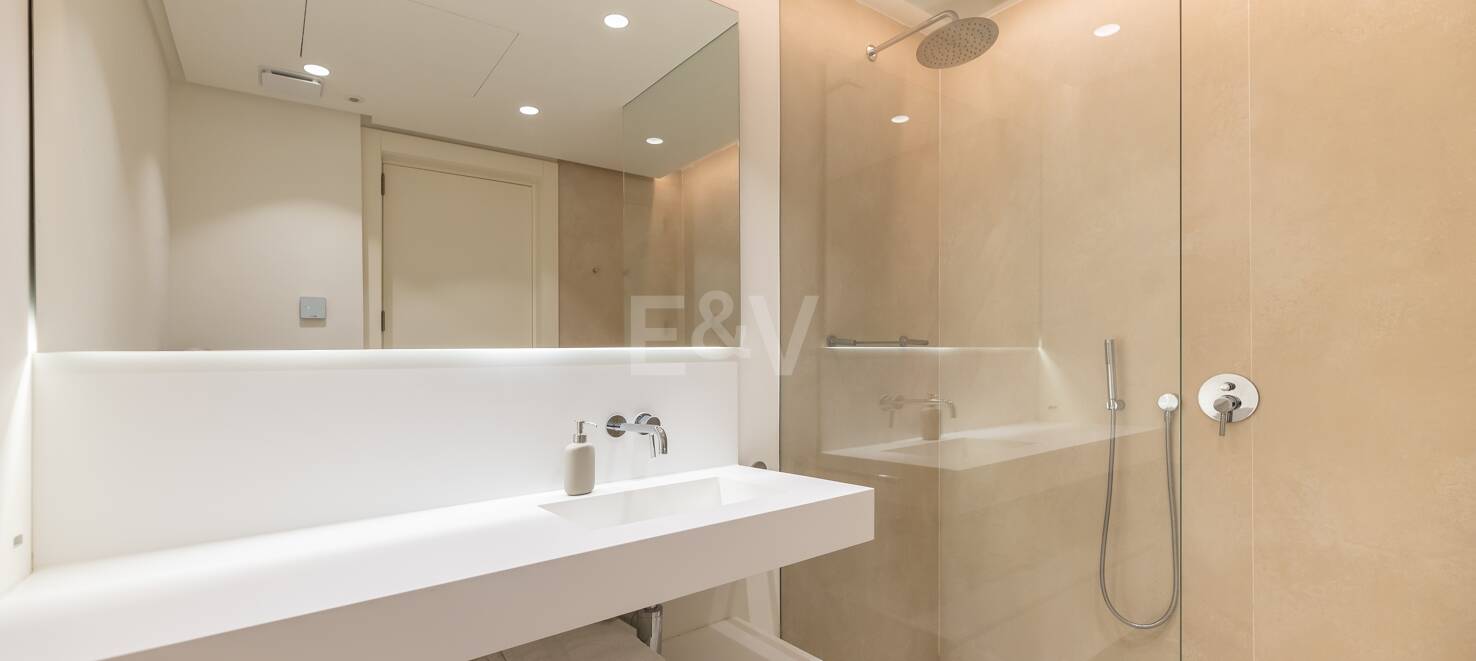 Best Priced Apartment in Palo Alto with Panoramic Sea Views