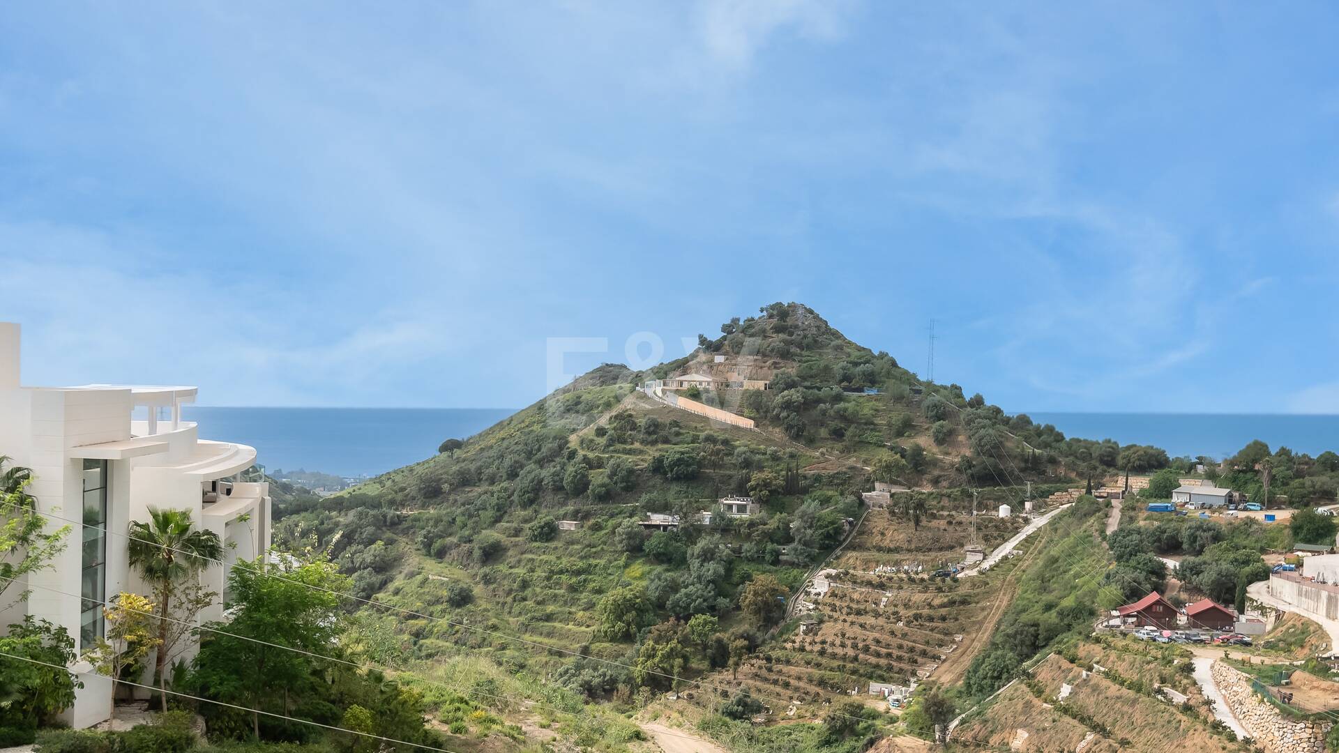 Best Priced Apartment in Palo Alto with Panoramic Sea Views