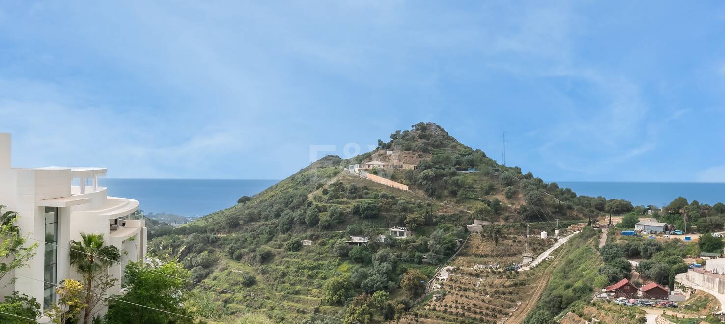 Best Priced Apartment in Palo Alto with Panoramic Sea Views