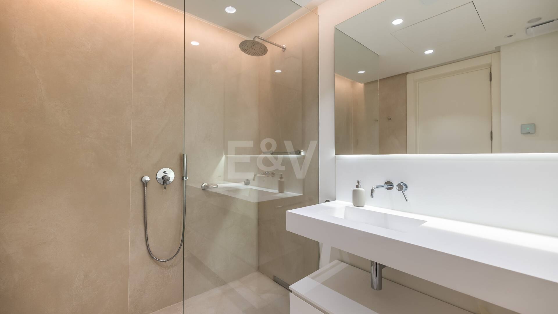 Best Priced Apartment in Palo Alto with Panoramic Sea Views