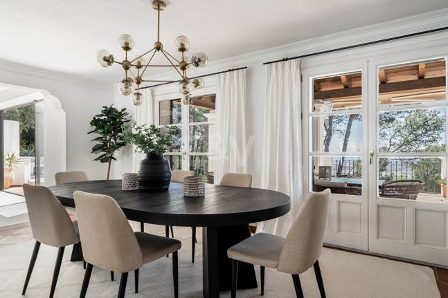 Charming Cortijo Style Villa in El Madroñal, Benahavís