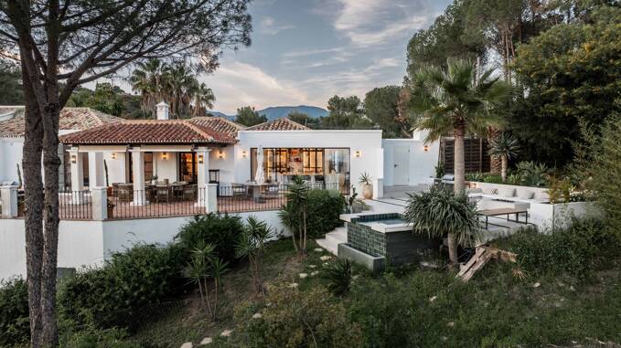 Charmig Cortijo Style Villa i El Madroñal, Benahavís