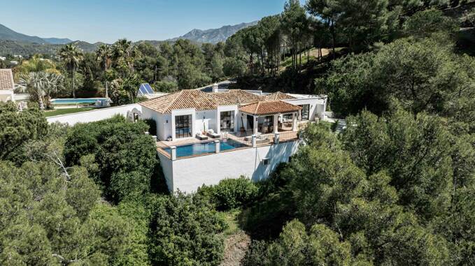 Charmig Cortijo Style Villa i El Madroñal, Benahavís