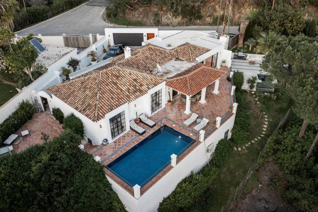 Charming Cortijo Style Villa in El Madroñal, Benahavís