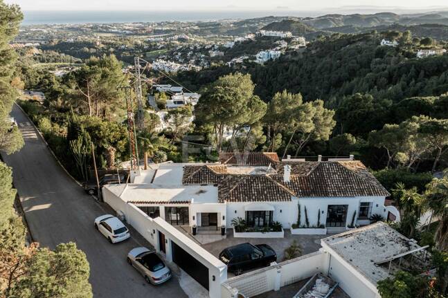 Charming Cortijo Style Villa in El Madroñal, Benahavís