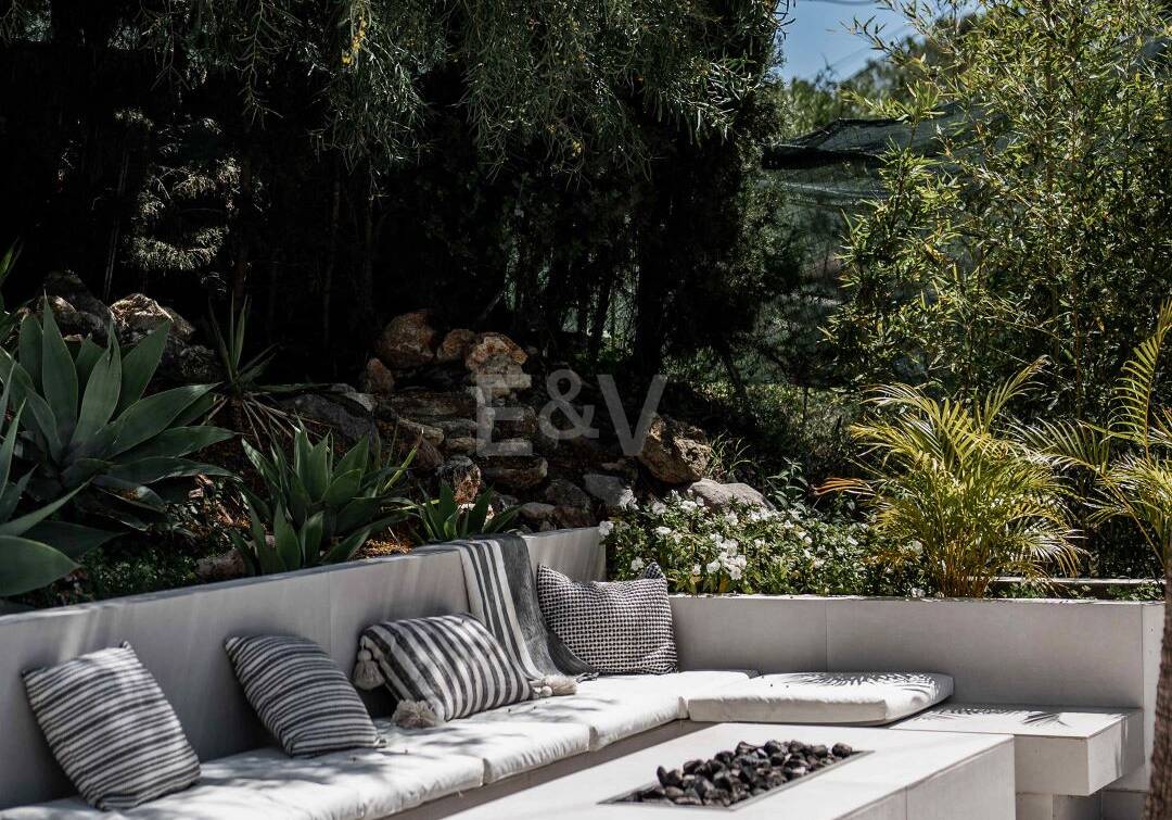 Charming Cortijo Style Villa in El Madroñal, Benahavís