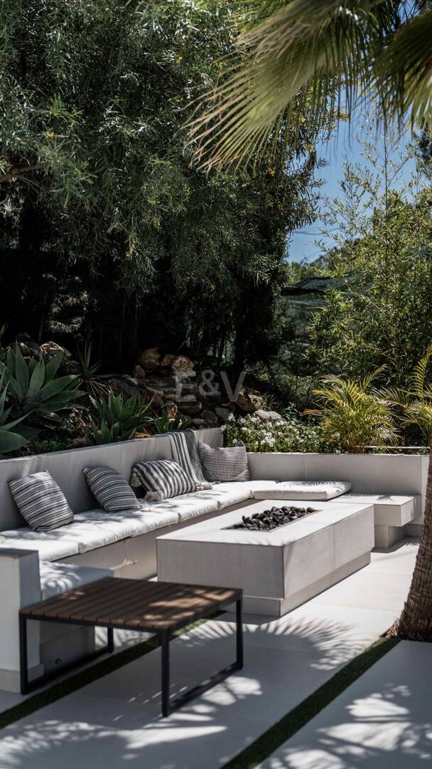 Charming Cortijo Style Villa in El Madroñal, Benahavís