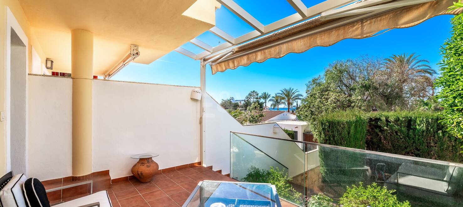 C'est pas vrai. Villa jumelée à moins de 100 mètres de la plage