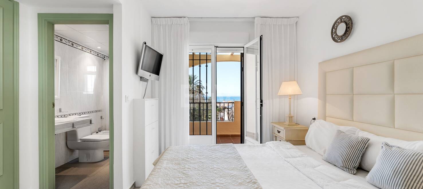 C'est pas vrai. Villa jumelée à moins de 100 mètres de la plage