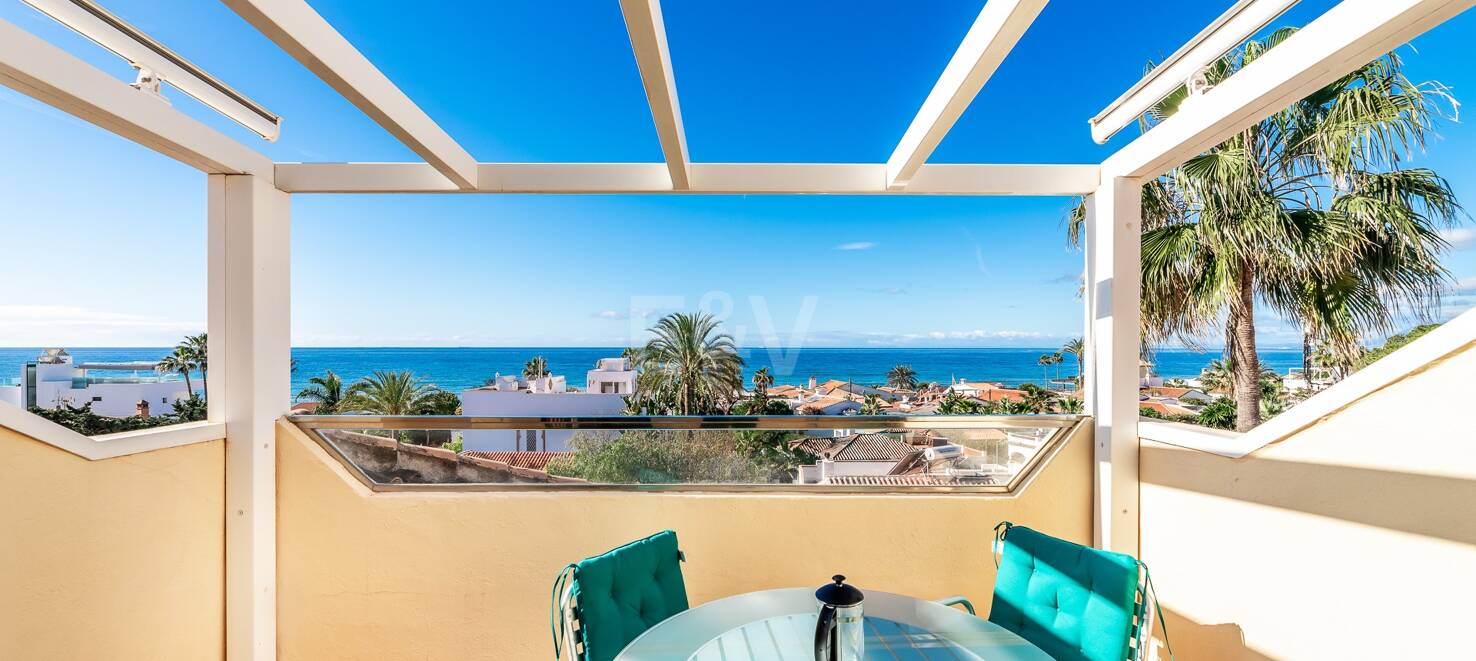 C'est pas vrai. Villa jumelée à moins de 100 mètres de la plage