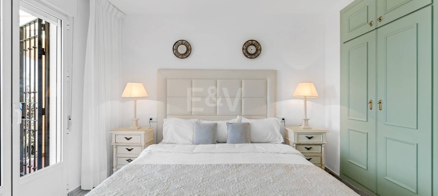 C'est pas vrai. Villa jumelée à moins de 100 mètres de la plage