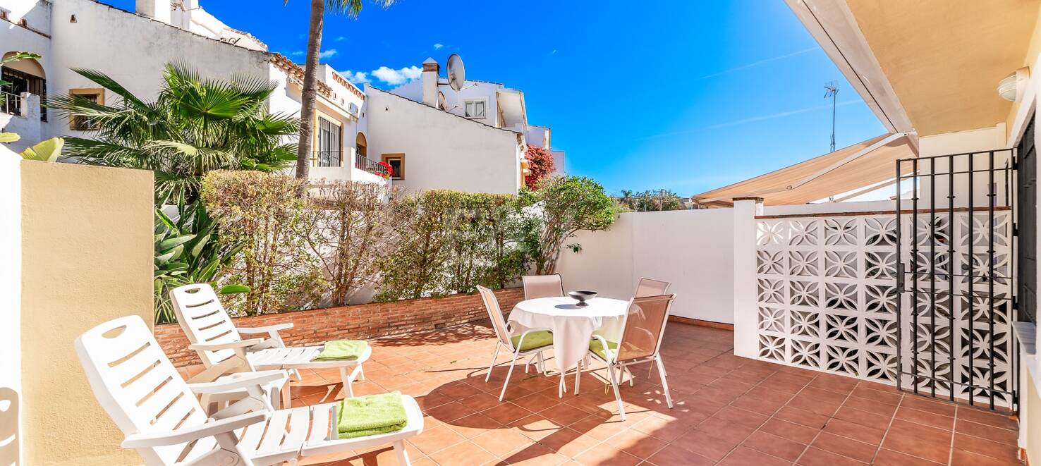 C'est pas vrai. Villa jumelée à moins de 100 mètres de la plage