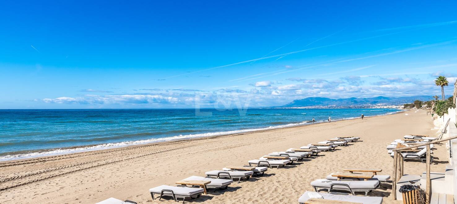 C'est pas vrai. Villa jumelée à moins de 100 mètres de la plage
