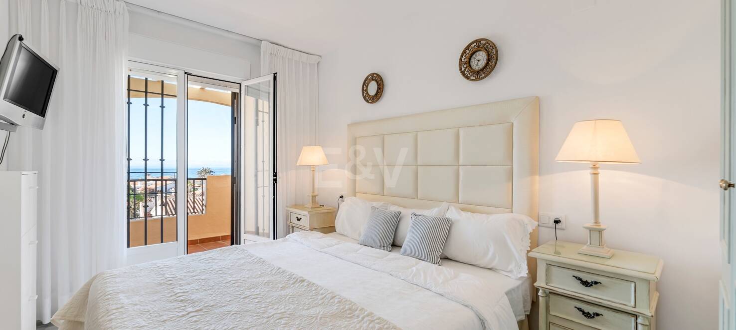 C'est pas vrai. Villa jumelée à moins de 100 mètres de la plage