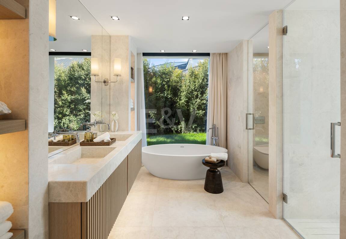 Villa de luxe à Nueva Andalucía dans un paradis de golf