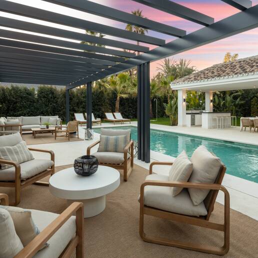 Luxury Villa in Nueva Andalucía set within a golf paradise