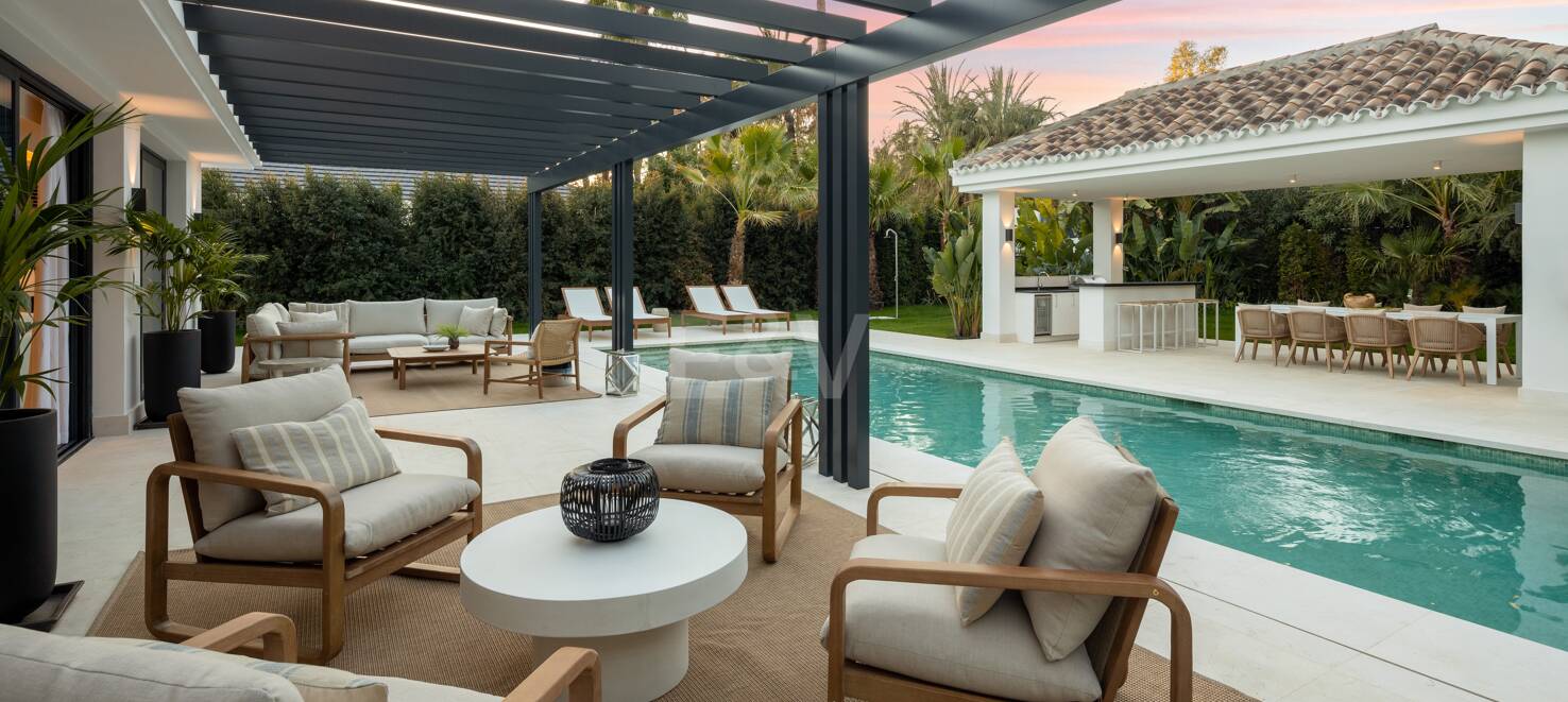 Luxury Villa in Nueva Andalucía set within a golf paradise