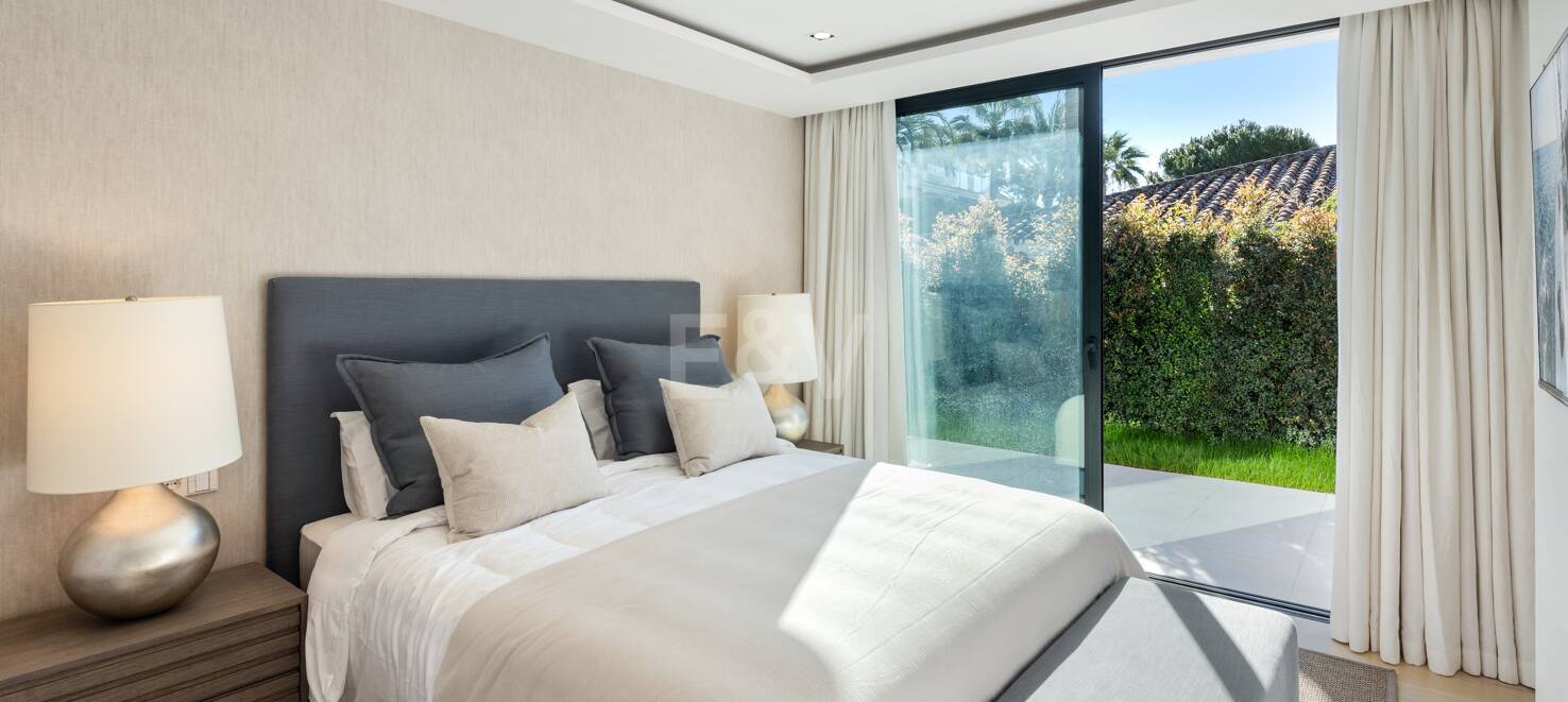 Luxury Villa in Nueva Andalucía set within a golf paradise