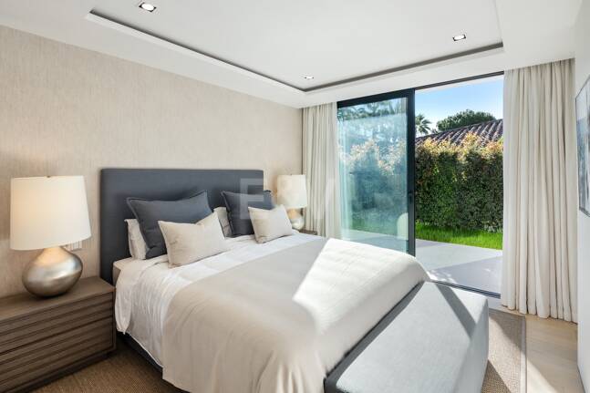 Villa de luxe à Nueva Andalucía dans un paradis de golf