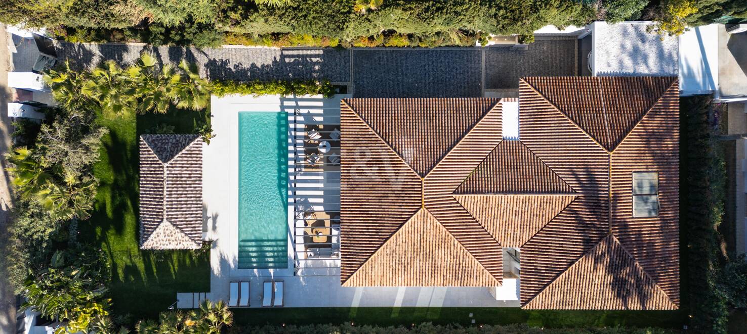 Luxury Villa in Nueva Andalucía set within a golf paradise