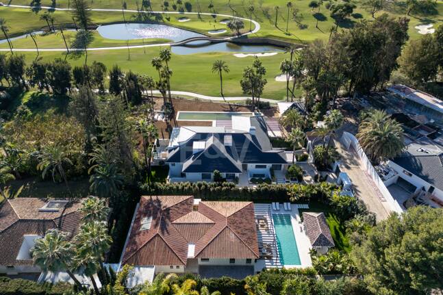 Villa de luxe à Nueva Andalucía dans un paradis de golf