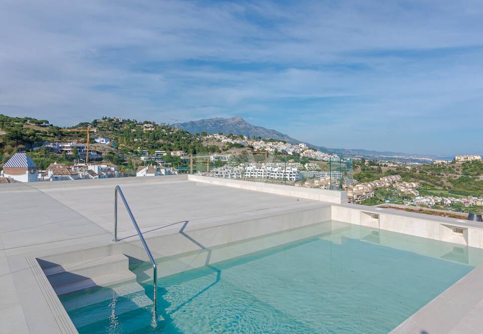 Villa moderna con vistas de 360 grados en Los Arqueros