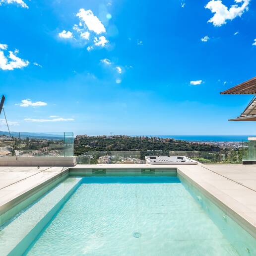 Villa moderna con vistas de 360 grados en Los Arqueros