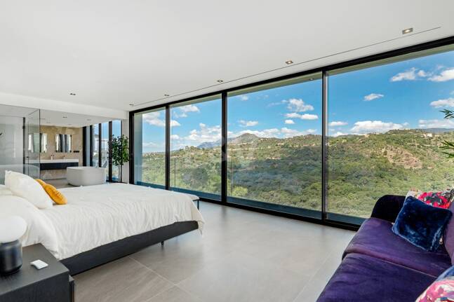 Villa moderna con vistas de 360 grados en Los Arqueros