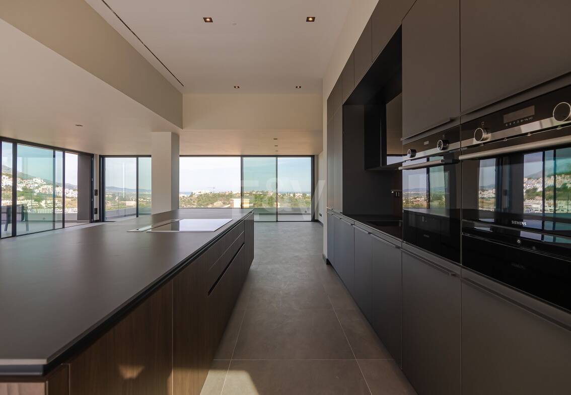 Villa moderna con vistas de 360 grados en Los Arqueros