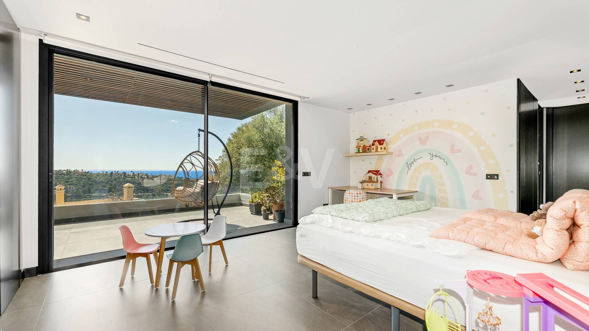 Modern villa with 360-degree views in Los Arqueros