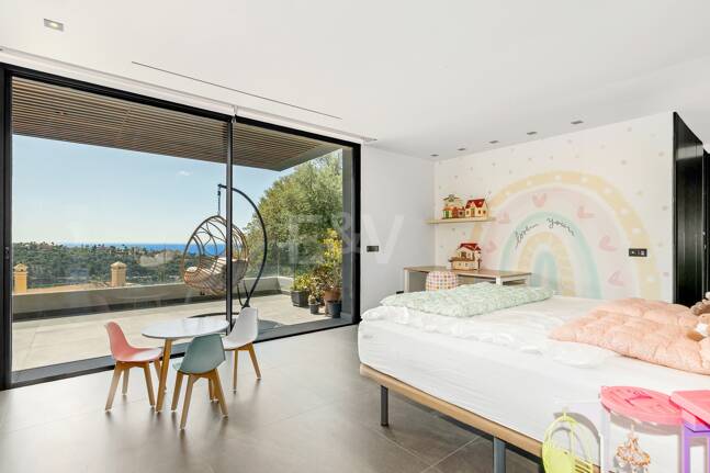 Villa moderna con vistas de 360 grados en Los Arqueros