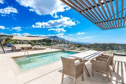 Villa moderna con vistas de 360 grados en Los Arqueros