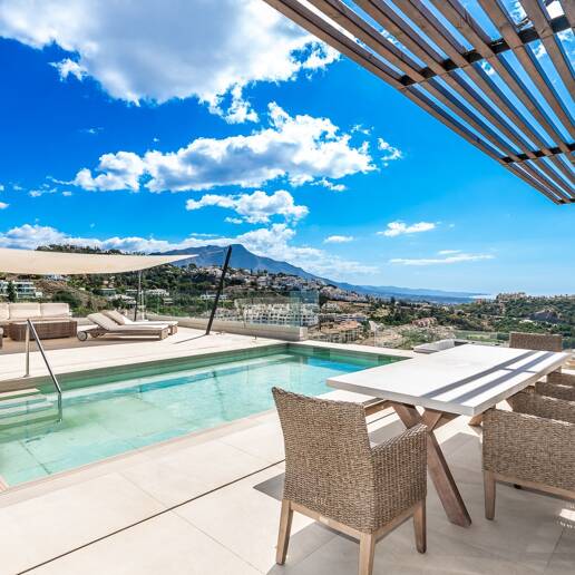 Villa moderna con vistas de 360 grados en Los Arqueros