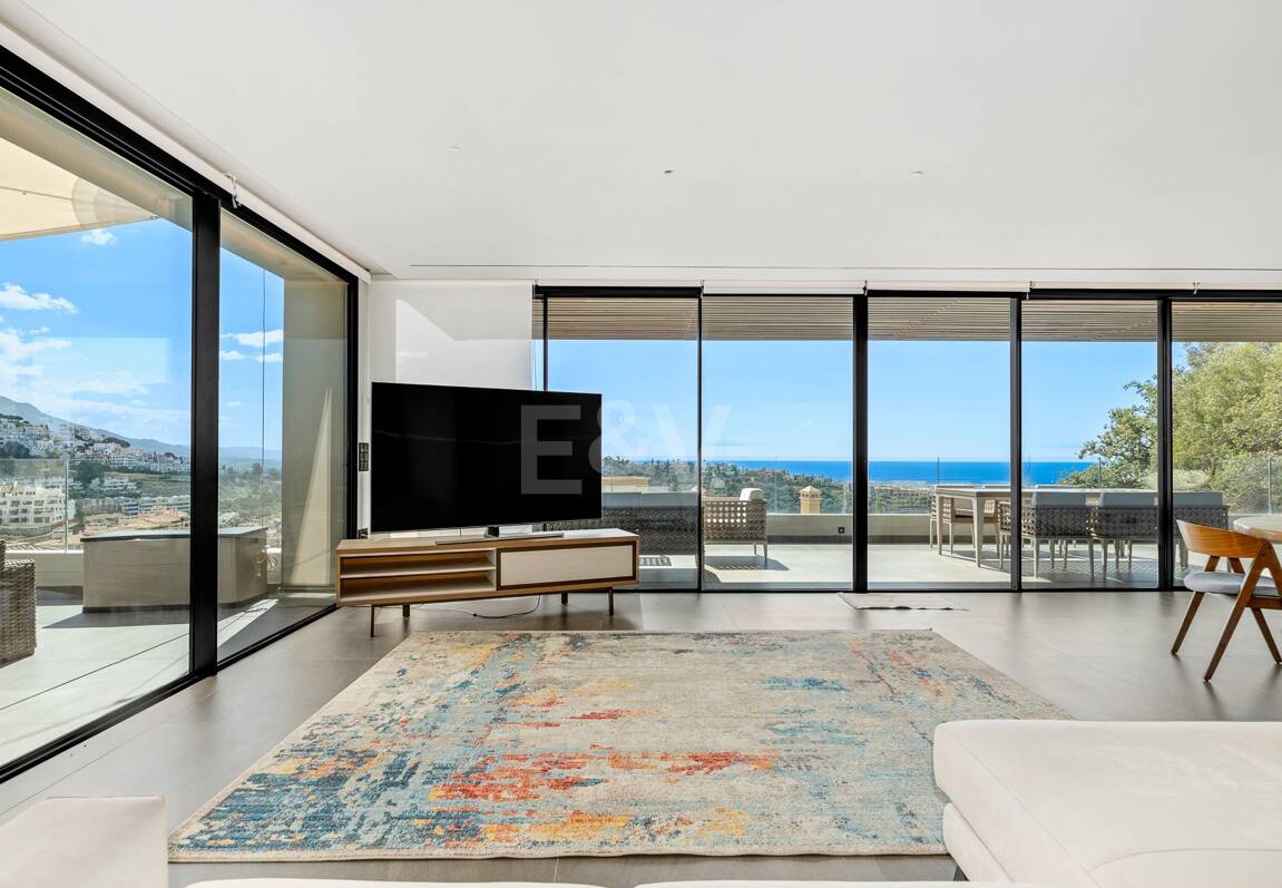 Villa moderna con vistas de 360 grados en Los Arqueros